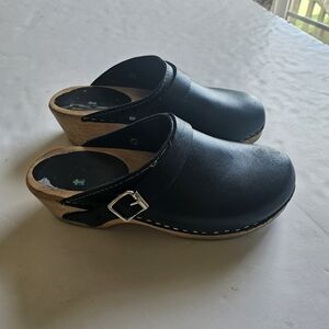 SWEDISH HASBEENS Womens Slip-In Mule/Clog With Wooden Heel Sz 38 or US Sz 7
